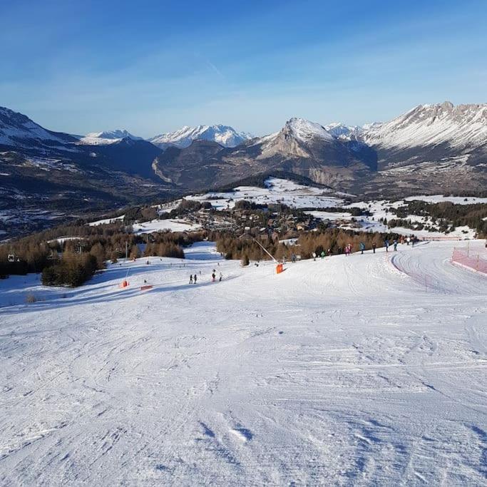 Appartement Au Pied Des Pistes ラ・ジュー・デュ・ルー エクステリア 写真