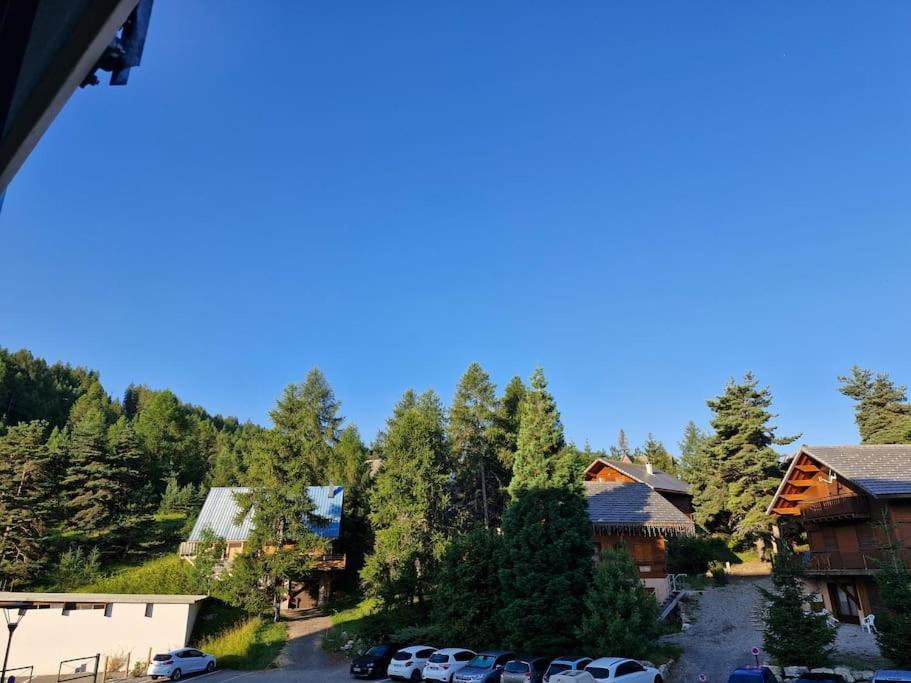 Appartement Au Pied Des Pistes ラ・ジュー・デュ・ルー エクステリア 写真