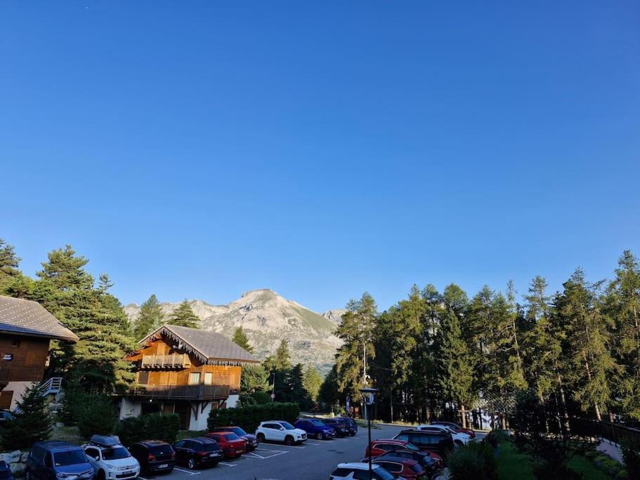 Appartement Au Pied Des Pistes ラ・ジュー・デュ・ルー エクステリア 写真